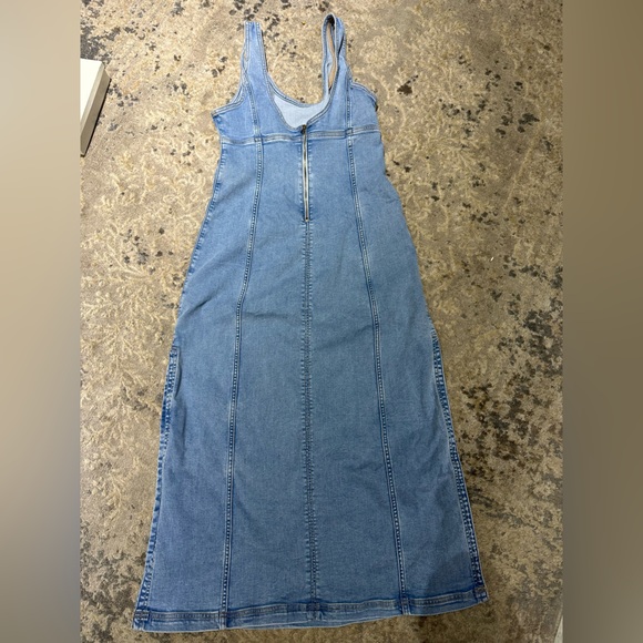 Brand new AE Denim Dress - Picture 2 of 3